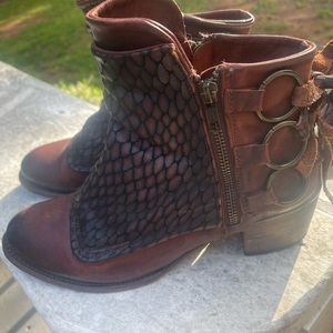 Freebird Cheri size 10 rare bird 🦅